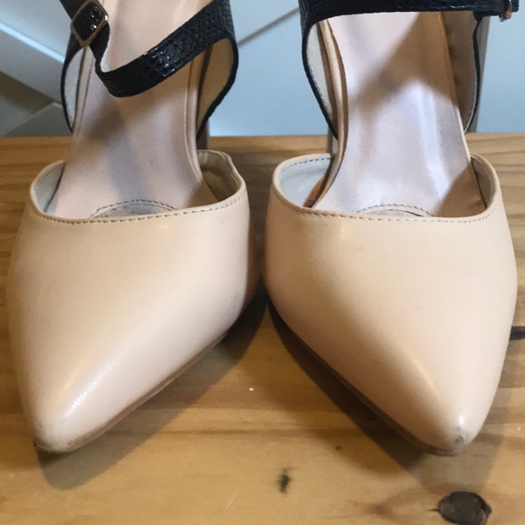 ShoeDazzle Three tone heels with ankle strap - Picture 5 of 6